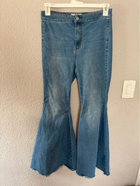 We The Free Super Flare Bell Bottom Jeans size 29